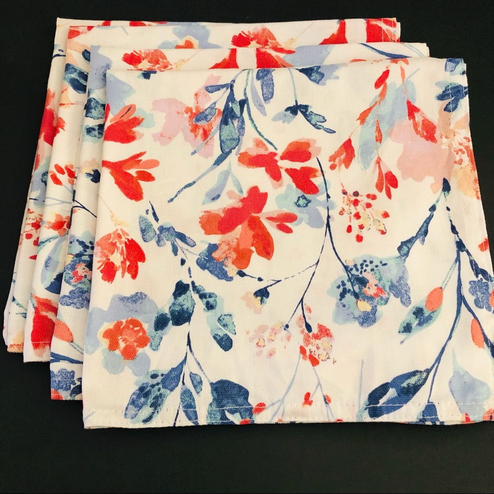 EnVogue Dinner Napkins Cotton Floral 20” Set of 4 NEW